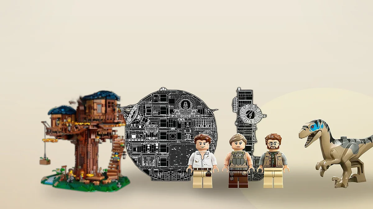 Studio composition of three LEGO sets on the price-increase theme: the Tree House modular on the left, the near-thousand-euro Death Star in the centre, and the Jurassic World minifigures with a velociraptor on the right, against a warm backdrop.