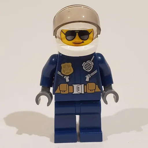 LEGO minifig Policewoman (fig-001582)