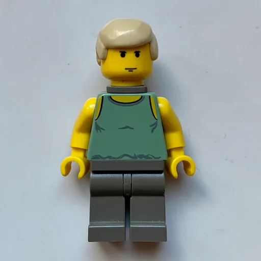 Luke Skywalker (Dagobah Outfit, Yellow Skin, Sand Green Tank Top with Neck Bracket)