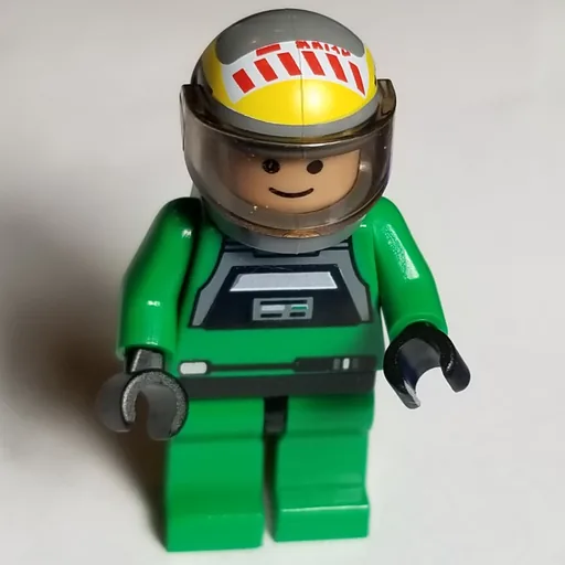 Rebel Pilot A-wing (Green Uniform, Black Eyes, Trans-Brown Visor)