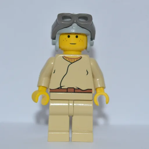 Anakin Skywalker (Child, Yellow Skin, Light Gray Helmet)