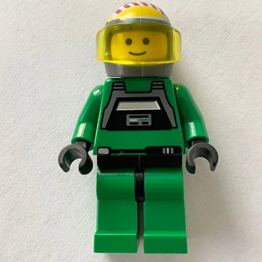 Rebel Pilot A-wing (Green Uniform, Black Eyes, Trans-Yellow Visor)
