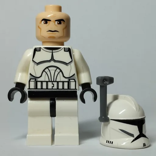 Clone Trooper (Phase I Armor, Brown Eyes, Dark Bluish Gray Rangefinder)