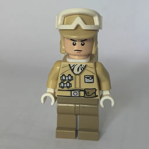 Rebel Trooper in Hoth Uniform (Tan Hat, Orange Chin Line)