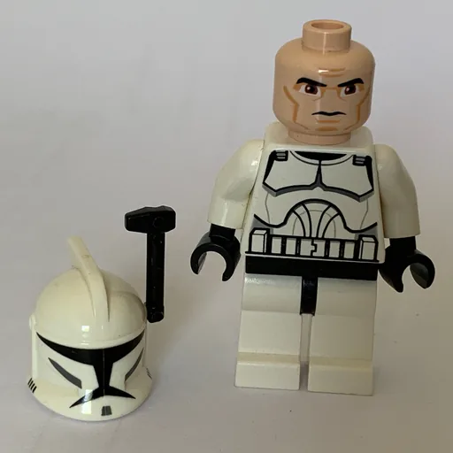 Clone Trooper (Phase I Armor, Brown Eyes, Black Rangefinder)