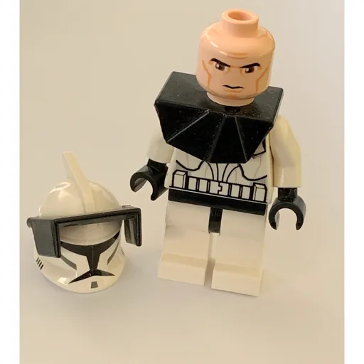 Clone Commander (Black Pauldron)