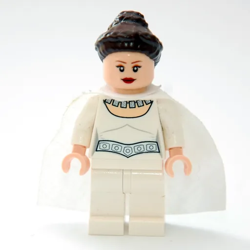 Princess Leia (White Robe, White Cape)