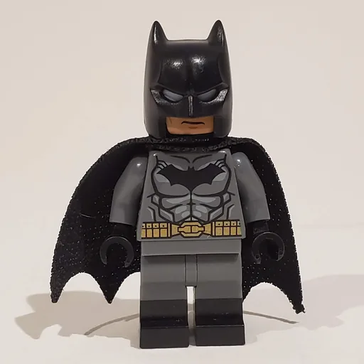 Batman (Dark Bluish Gray Suit, Black Cape and Cowl, Black Head, Black Boots, Small Batman Logo)