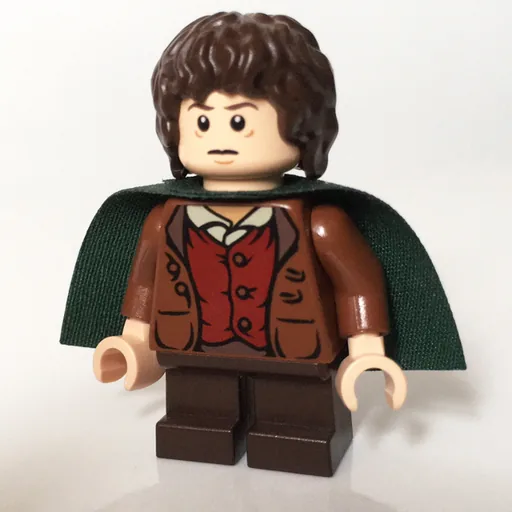 Frodo Baggins (Dark Green Cape)