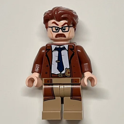 Commissioner James Gordon with Reddish Brown Hair and Long Coat