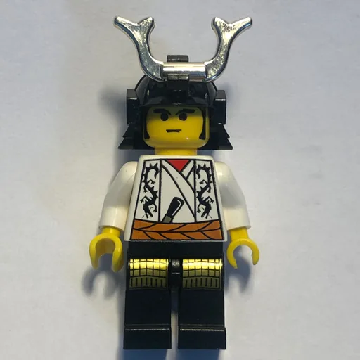 Shogun (Helmet with Horn, White Robe)