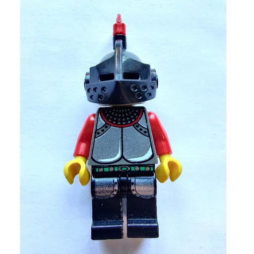 Knight (Knights Kingdom I) (Plate on Legs, Red Plume)