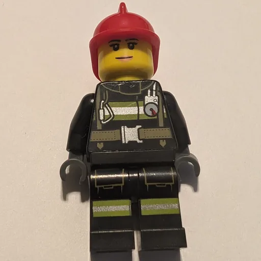 Firewoman (Black Fire Suit with Gauge and Straps, Red Helmet)