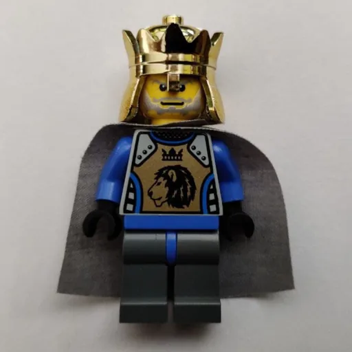 King Mathias (Gold Armor, Light Bluish Gray Cape, Gold Crown)