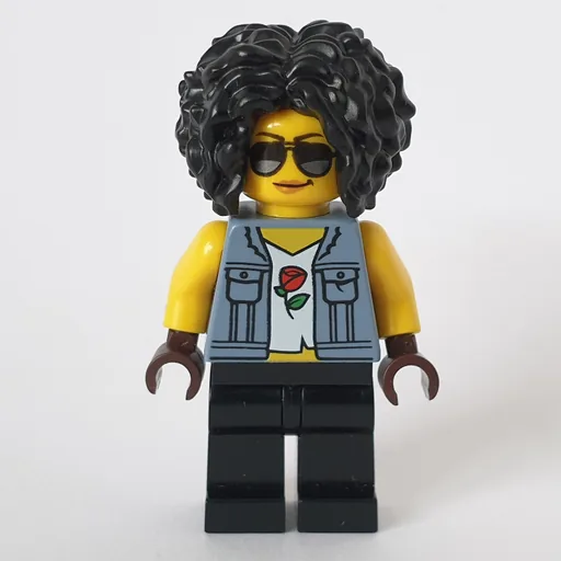 LEGO minifig Woman (fig-011837)