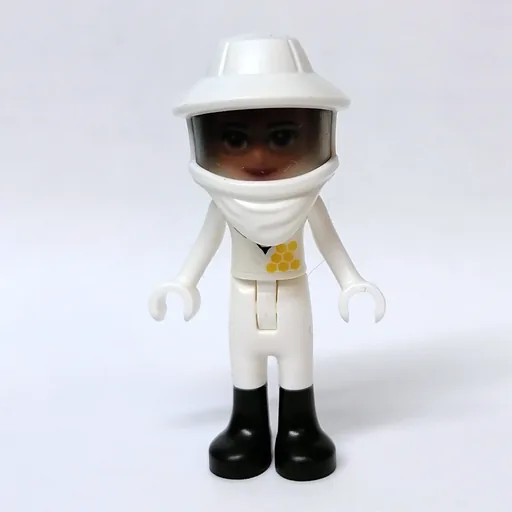 Olivia (White Beekeeper Suite)