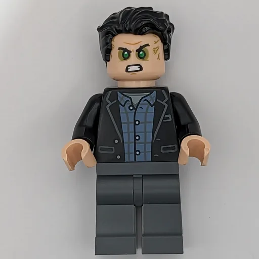 Bruce Banner (Hulk) (Black Jacket)