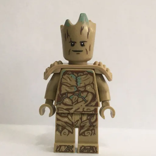 Groot (Teen with Shoulder Pads)