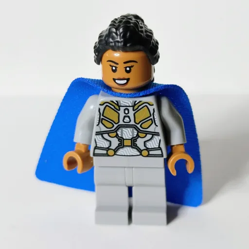 Valkyrie (Light Bluish Gray Outfit, Blue Cape)