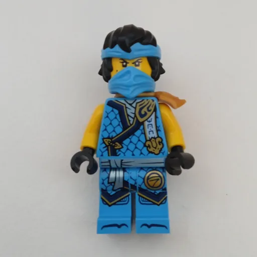 Nya (Dark Azure Robes, Shoulder Guard)
