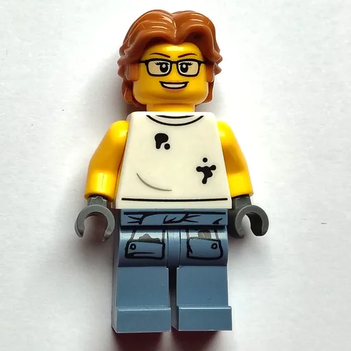 Scrapyard Worker (White Shirt, Sand Blue Legs, Medium Nougat Hair)