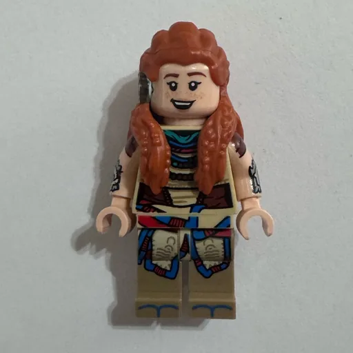 LEGO minifig Aloy (fig-016080)