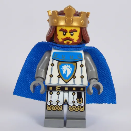 King (Armor with White Tunic, Crown)