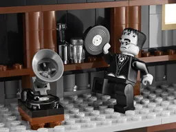 LEGO Haunted House (10228) - afbeelding 4