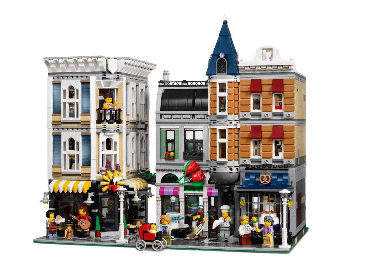 LEGO Assembly Square (10255) - image 2
