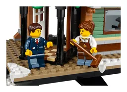 LEGO Winter Village Station (10259) - image 6