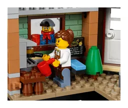 LEGO Winter Village Station (10259) - image 7