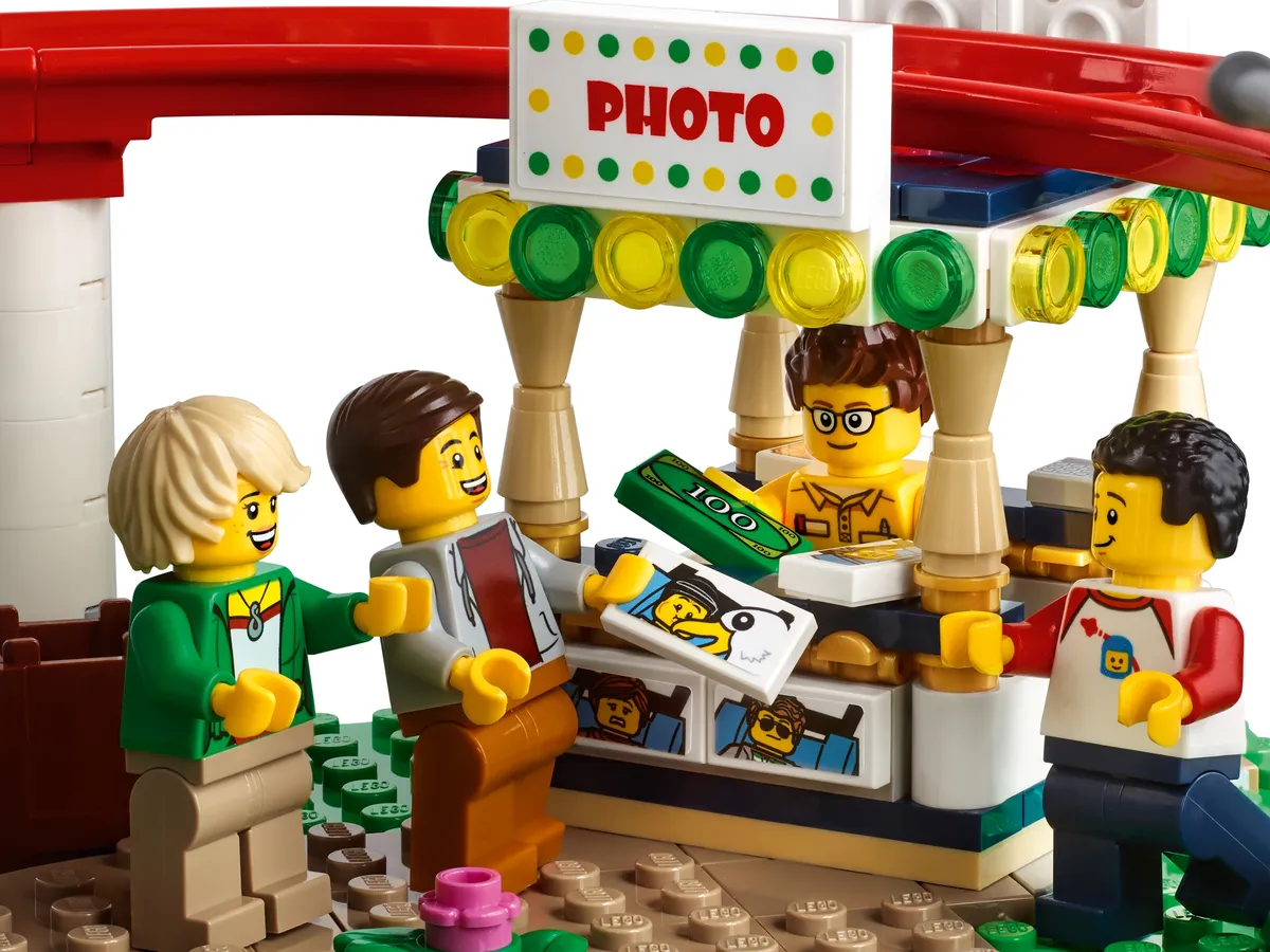 LEGO Roller Coaster (10261) - image 8