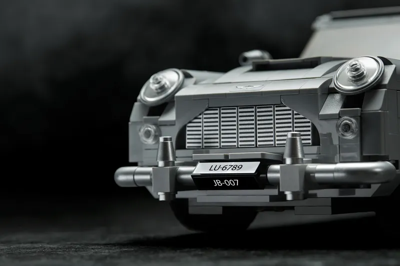 James Bond™ Aston Martin DB5 by LEGO – product photo 10 of 21