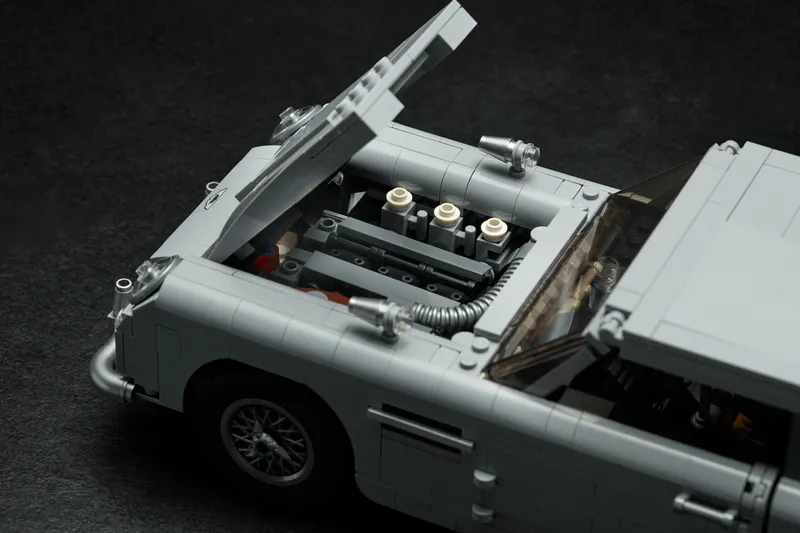 James Bond™ Aston Martin DB5 by LEGO – product photo 7 of 21
