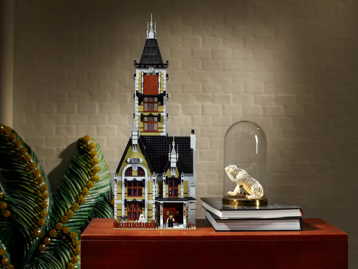 LEGO Haunted House (10273) - image 11