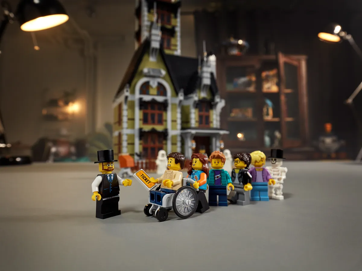 LEGO Haunted House (10273) - image 12