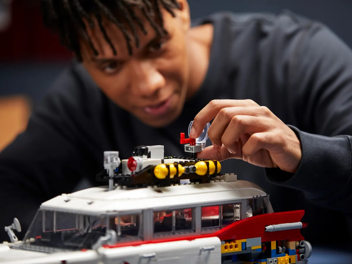 LEGO Ghostbusters™ ECTO-1 (10274) - image 11