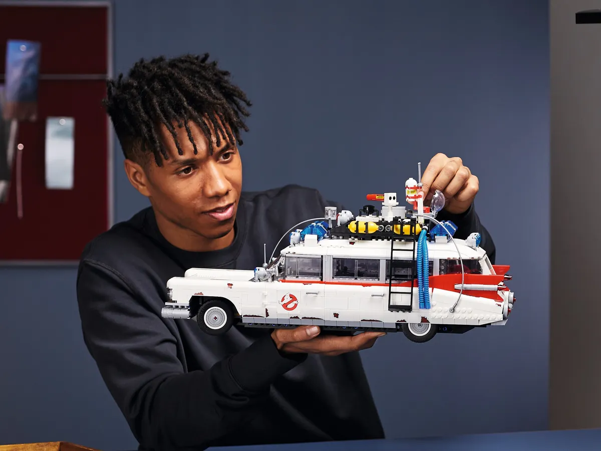 LEGO Ghostbusters™ ECTO-1 (10274) - image 13
