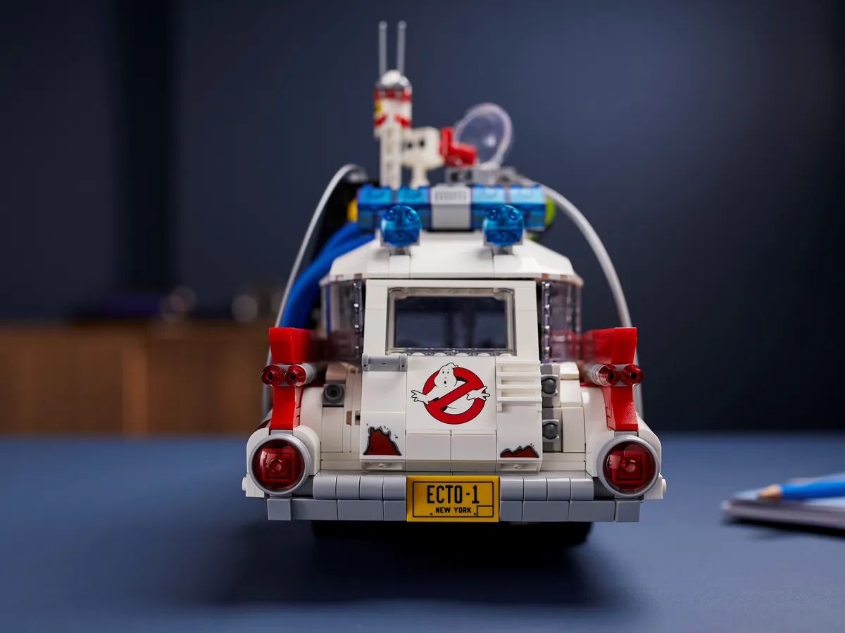 LEGO Ghostbusters™ ECTO-1 (10274) - image 16