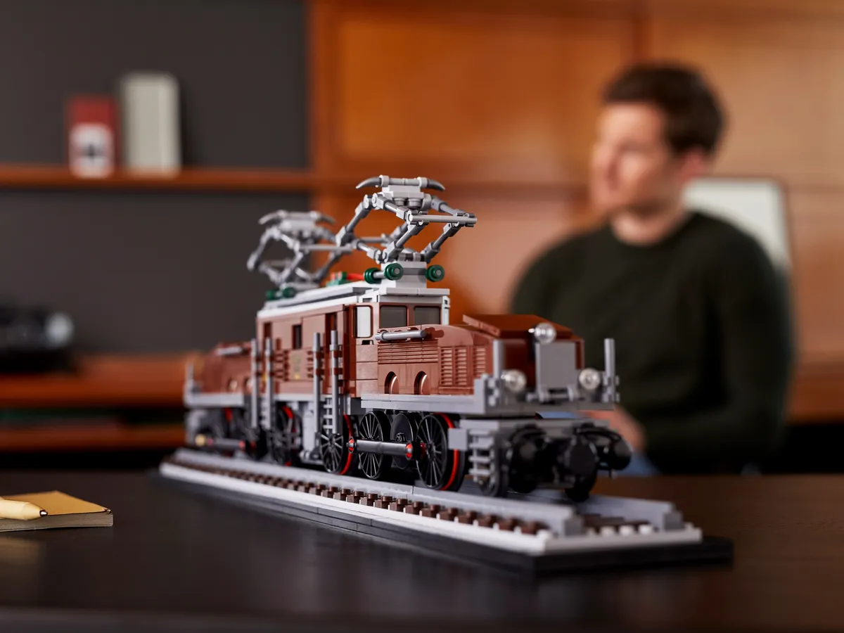 LEGO Crocodile Locomotive (10277) - Bild 10