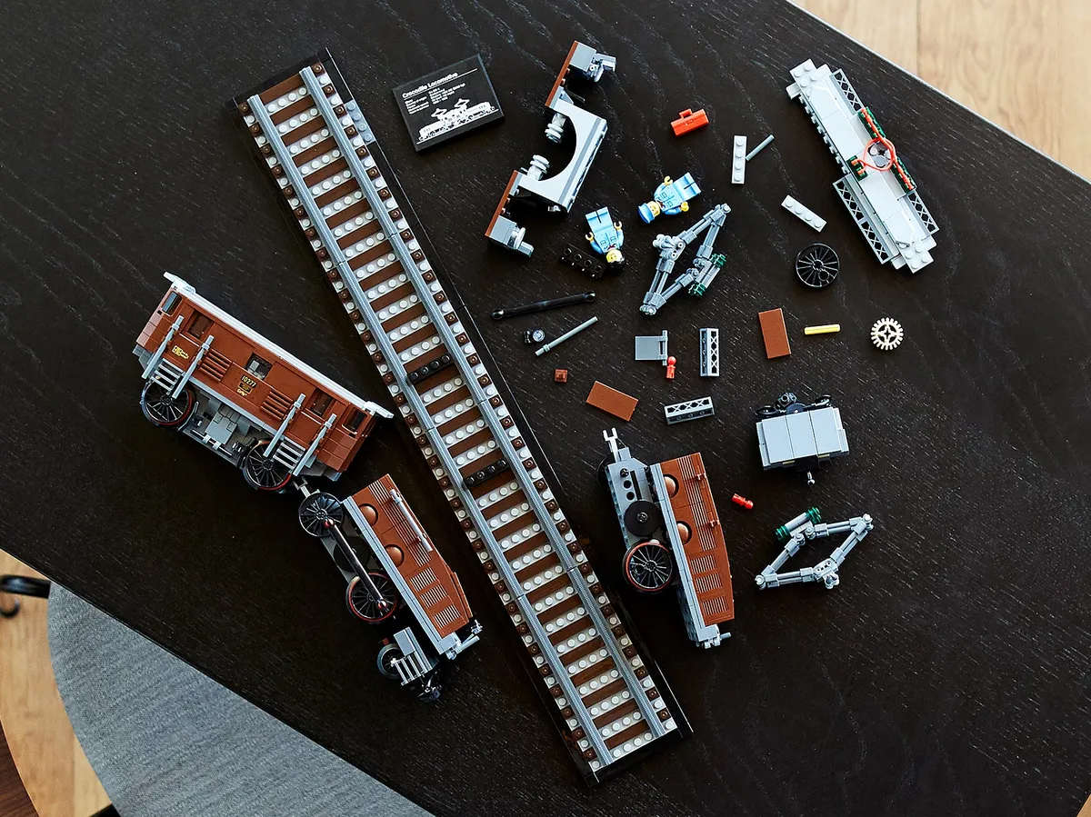 LEGO Crocodile Locomotive (10277) - Bild 15