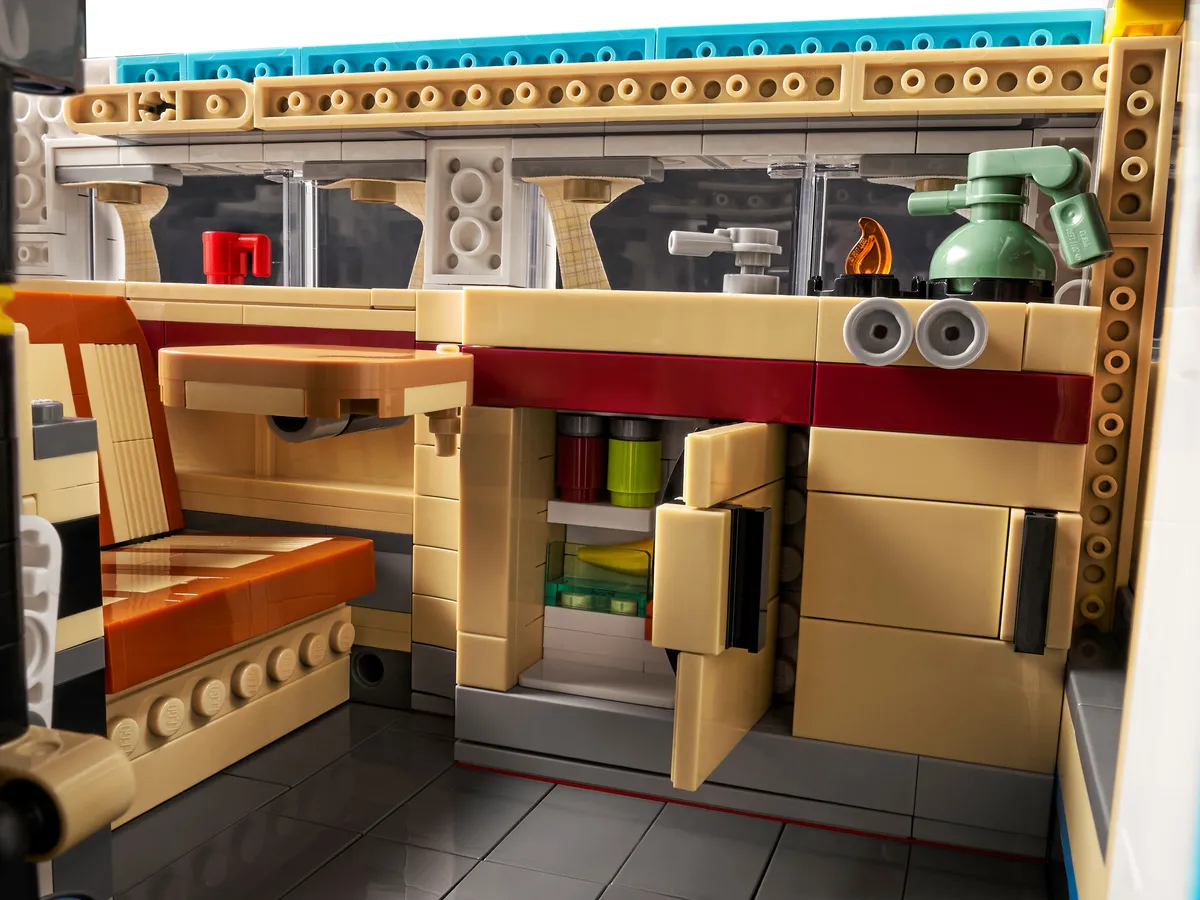 LEGO Volkswagen T2 Camper Van (10279) - Bild 7