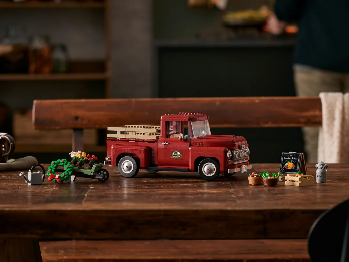 LEGO Pickup Truck (10290) - image 13