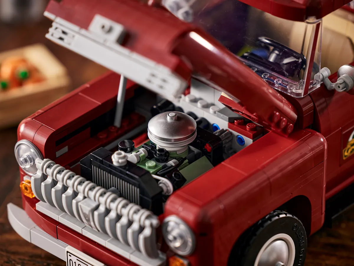 LEGO Pickup Truck (10290) - image 22