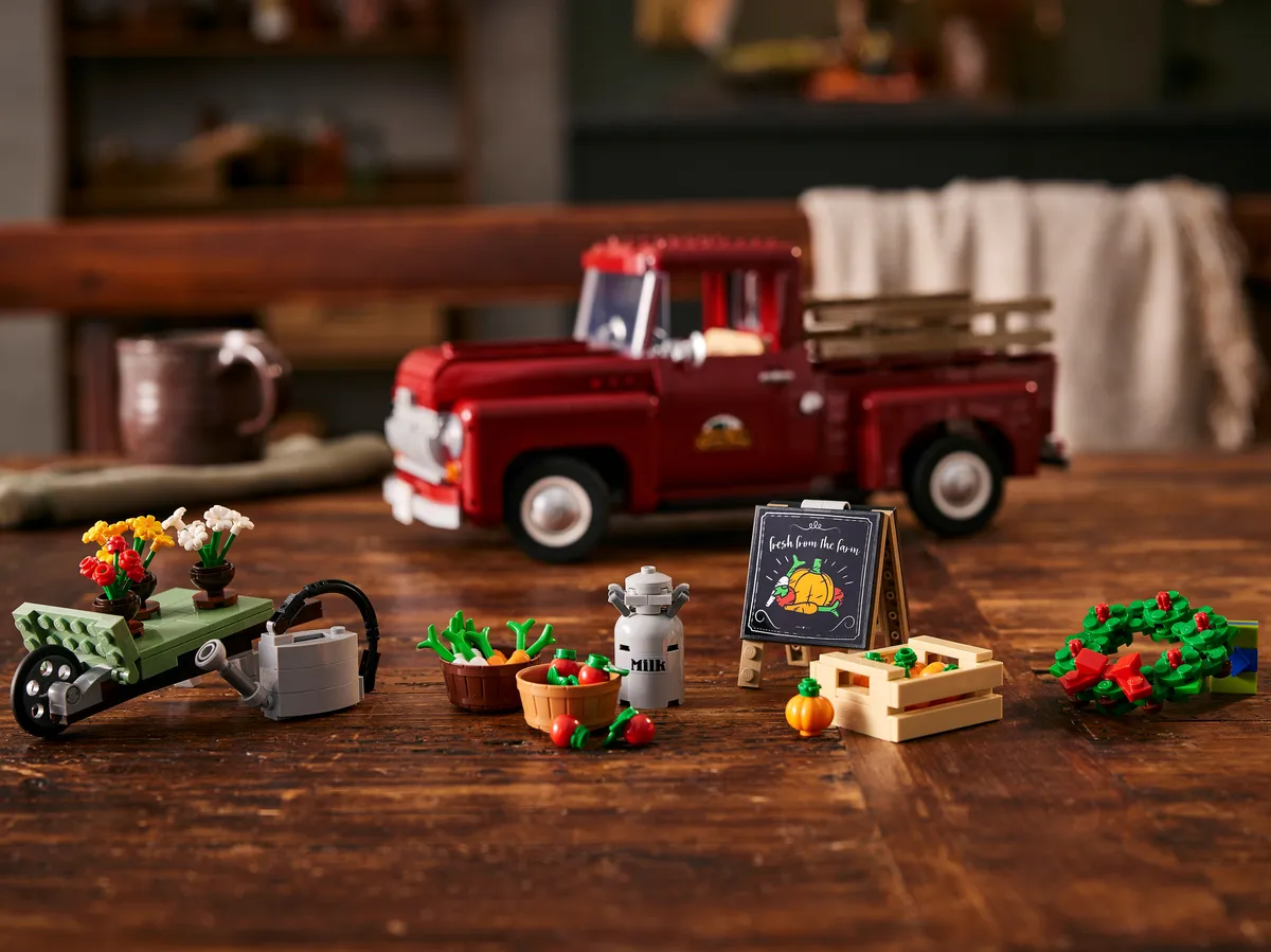LEGO Pickup Truck (10290) - image 23