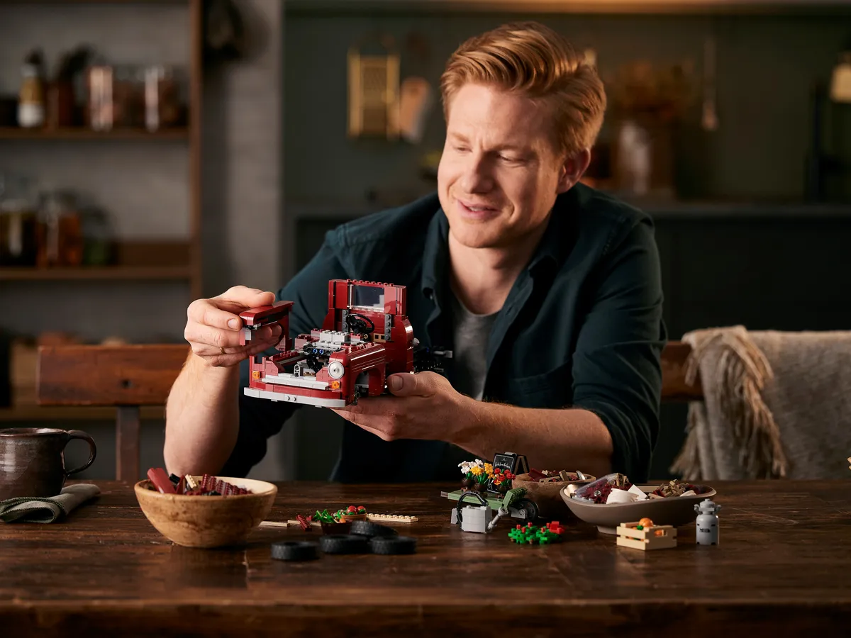 LEGO Pickup Truck (10290) - image 24