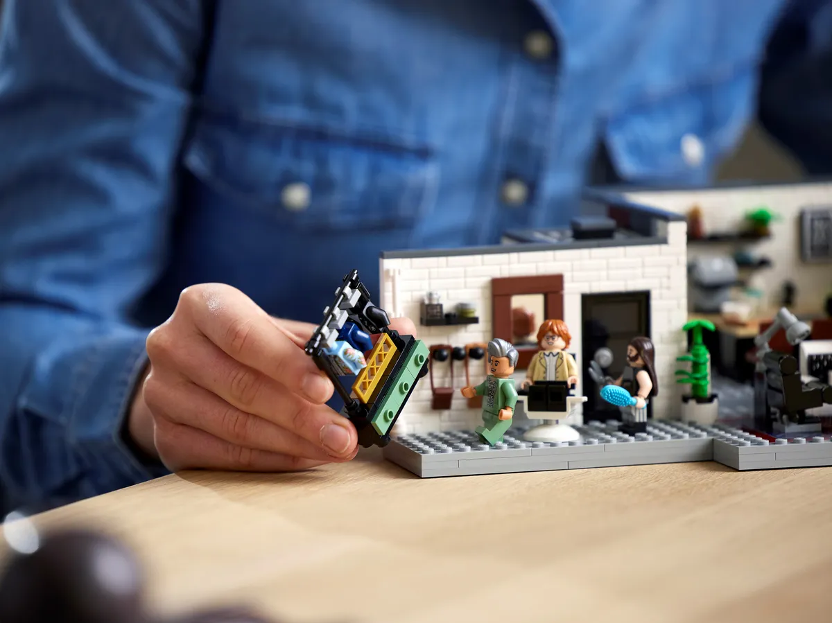 LEGO Queer Eye – The Fab 5 Loft (10291) - Bild 9