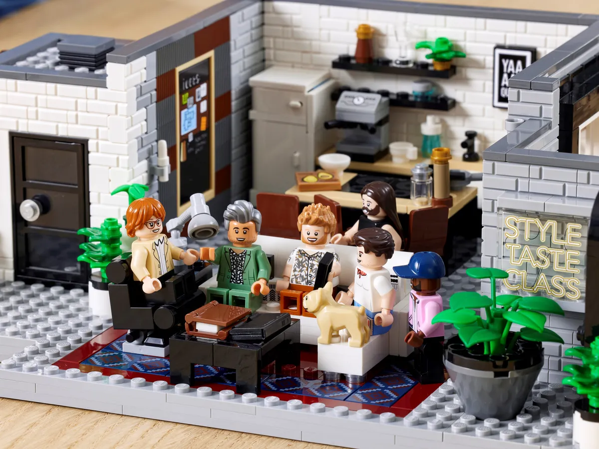 LEGO Queer Eye – The Fab 5 Loft (10291) - Bild 17