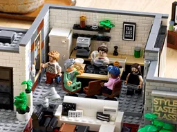 LEGO Queer Eye – The Fab 5 Loft (10291) - afbeelding 18
