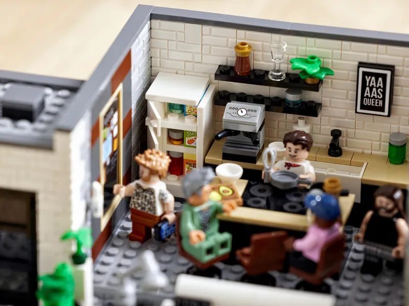 Queer Eye – The Fab 5 Loft by LEGO – product photo 20 of 27